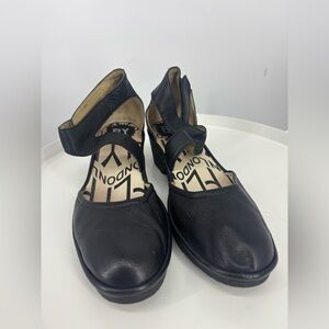 NWOB Fly London Leather Almond Toe Wedge Mary Jane Sandals Black 41 10.5